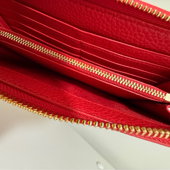 Tory Burch Thea Red Crossbody - Picture 7 of 9
